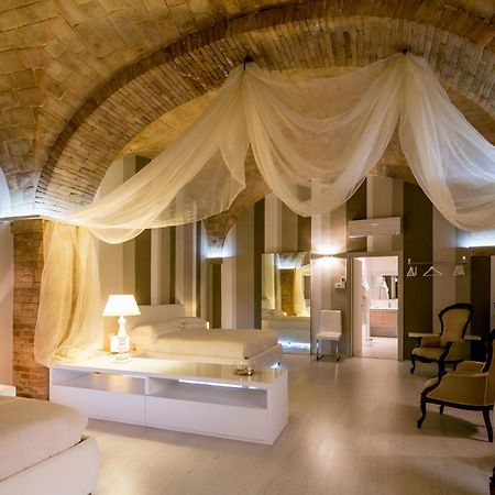 Hotel Degli Affreschi Монтефалко Стая снимка