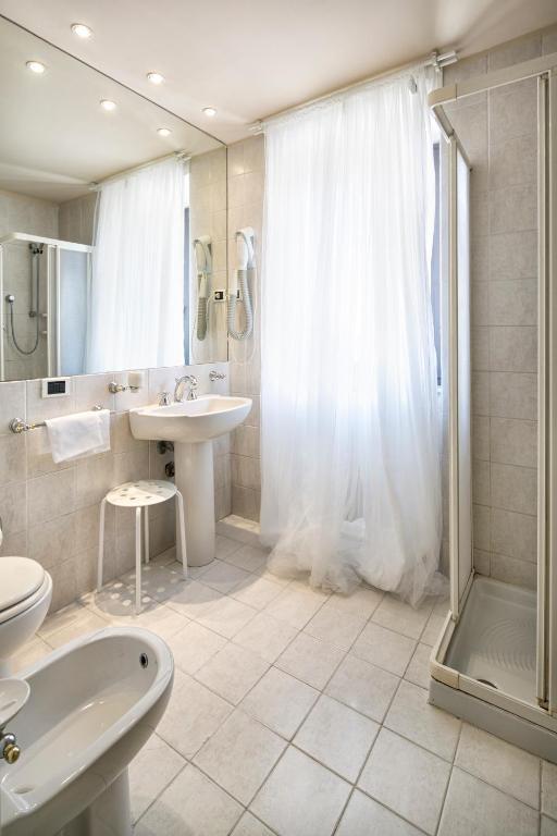 Hotel Degli Affreschi Монтефалко Стая снимка